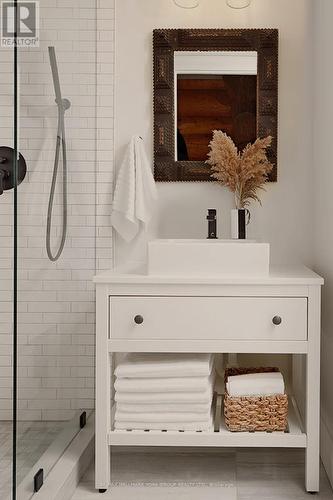 768 Tracey'S Hill Road, Kawartha Lakes, ON - Indoor Photo Showing Bathroom