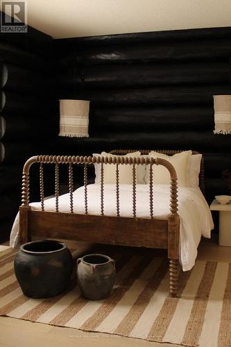 768 Tracey'S Hill Road, Kawartha Lakes, ON - Indoor Photo Showing Bedroom