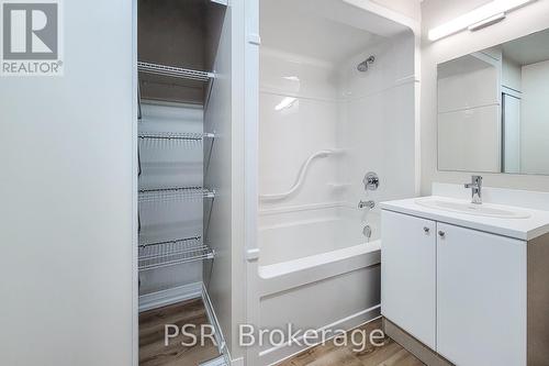 Up01 - 50 Herrick Avenue, St. Catharines, ON - Indoor Photo Showing Bathroom