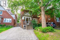 56 NEWTON AVENUE  Hamilton, ON L8S 1V9