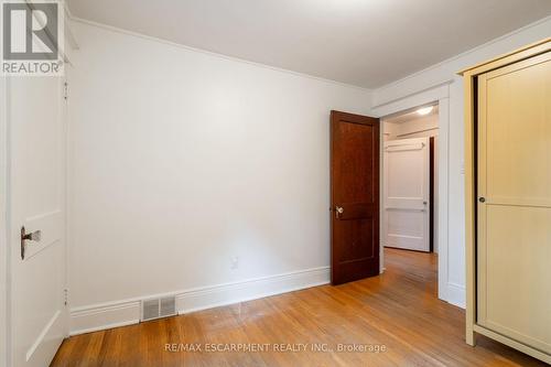 56 Newton Avenue, Hamilton, ON - Indoor Photo Showing Other Room