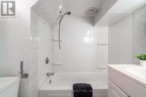 56 Newton Avenue, Hamilton, ON - Indoor Photo Showing Bathroom