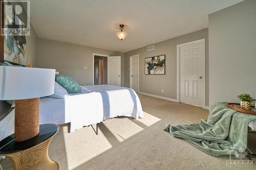 348 Selene Way, Ottawa, ON - Indoor Photo Showing Bedroom