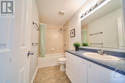 Family bathroom - 