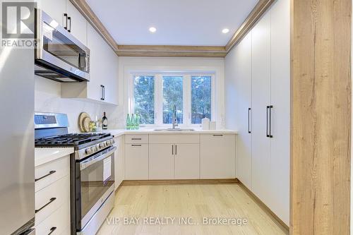 77 Glenmore Road, Toronto, ON - Indoor Photo Showing Kitchen With Upgraded Kitchen