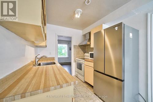 150 - 70 Cass Avenue, Toronto, ON - Indoor Photo Showing Kitchen