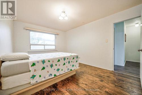 150 - 70 Cass Avenue, Toronto, ON - Indoor Photo Showing Bedroom