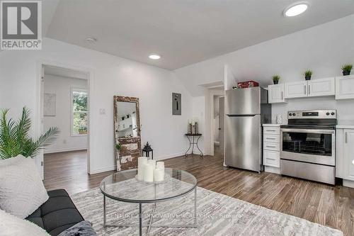 Upper - 158 Celina Street, Oshawa, ON - Indoor Photo Showing Kitchen