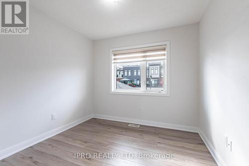 8 Military Crescent, Brampton, ON - Indoor Photo Showing Other Room