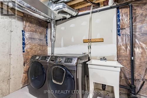 8 Military Crescent, Brampton, ON - Indoor Photo Showing Laundry Room