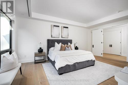 233 Lakewood Drive, Oakville, ON - Indoor Photo Showing Bedroom