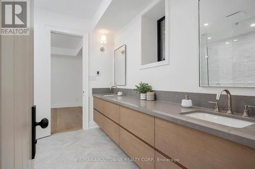 233 Lakewood Drive, Oakville, ON - Indoor Photo Showing Bathroom