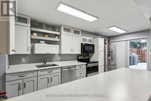 43 - 2170 Bromsgrove Road, Mississauga, ON - Indoor Photo Showing Kitchen With Stainless Steel Kitchen