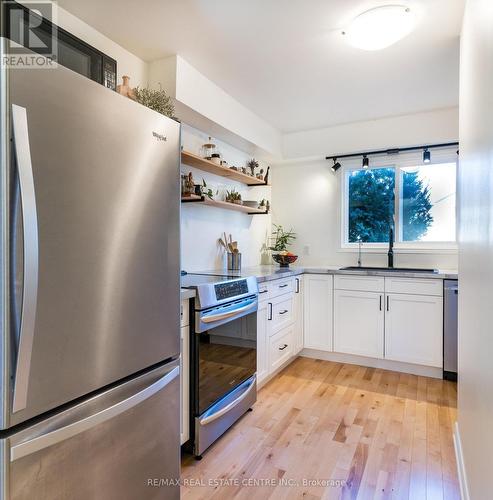 81 - 65 Dorchester Boulevard, St. Catharines, ON - Indoor Photo Showing Kitchen With Upgraded Kitchen