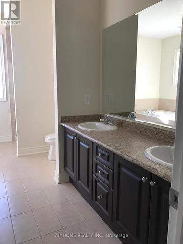 60 Baleberry Crescent, East Gwillimbury, ON - Indoor Photo Showing Bathroom