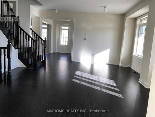 60 Baleberry Crescent, East Gwillimbury, ON - Indoor Photo Showing Other Room