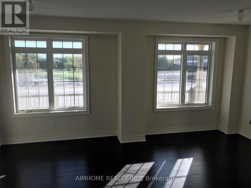 60 Baleberry Crescent, East Gwillimbury, ON - Indoor Photo Showing Other Room