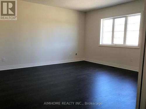 60 Baleberry Crescent, East Gwillimbury, ON - Indoor Photo Showing Other Room