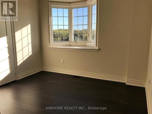 60 Baleberry Crescent, East Gwillimbury, ON - Indoor Photo Showing Other Room