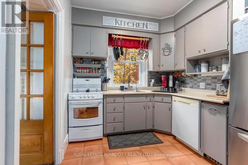 45 Alma Street S, Guelph, ON - Indoor Photo Showing Kitchen