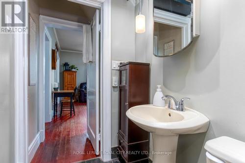 45 Alma Street S, Guelph, ON - Indoor Photo Showing Bathroom