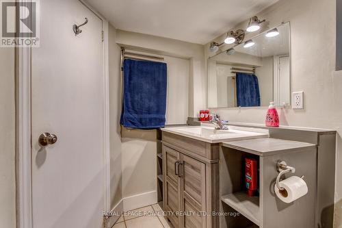 45 Alma Street S, Guelph, ON - Indoor Photo Showing Bathroom