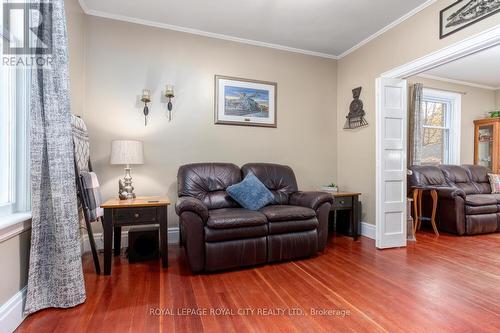 45 Alma Street S, Guelph, ON - Indoor Photo Showing Living Room