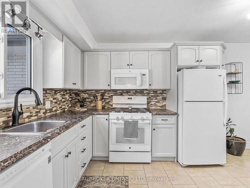 6 Tanglewood Terrace, Brantford, ON - Indoor Photo Showing Kitchen