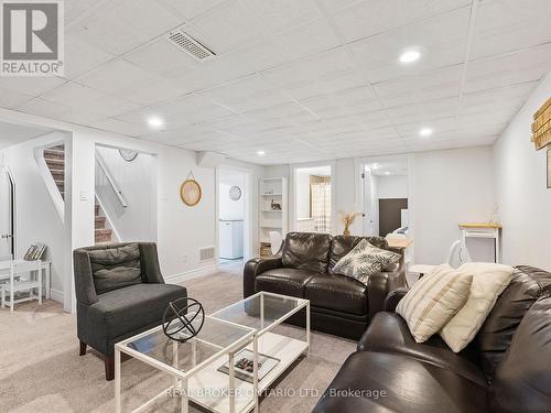 6 Tanglewood Terrace, Brantford, ON - Indoor Photo Showing Living Room