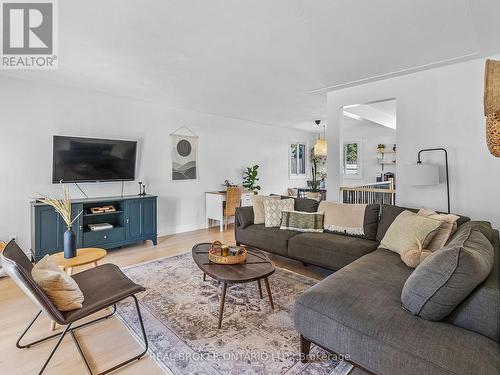 6 Tanglewood Terrace, Brantford, ON - Indoor Photo Showing Living Room