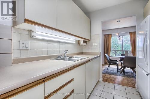 45 - 11 Plaisance Road, Richmond Hill, ON - Indoor Photo Showing Kitchen With Double Sink