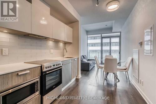 3007 - 50 Charles Street E, Toronto, ON - Indoor Photo Showing Kitchen With Upgraded Kitchen