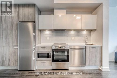 3007 - 50 Charles Street E, Toronto, ON - Indoor Photo Showing Kitchen With Upgraded Kitchen