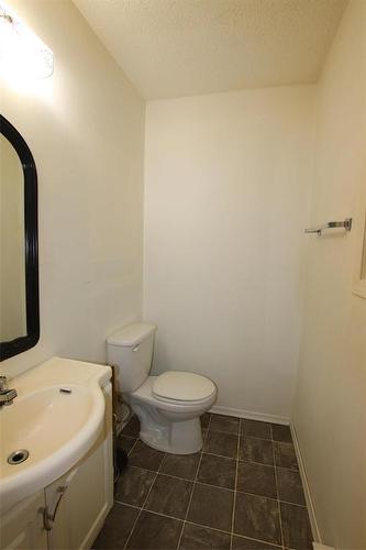 410 Patrick Avenue, The Pas, MB - Indoor Photo Showing Bathroom