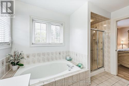 2002 Bloomfield Court, Pickering, ON - Indoor Photo Showing Bathroom