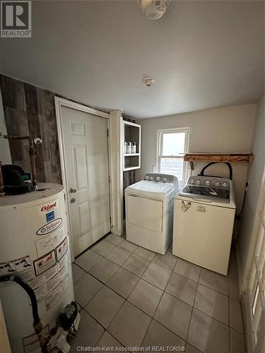 194 Murray Street, Chatham, ON - Indoor Photo Showing Laundry Room