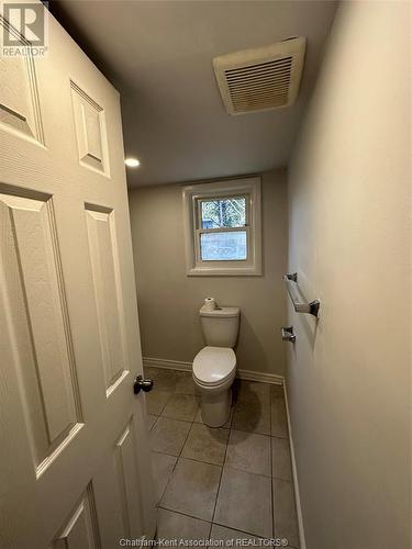 194 Murray Street, Chatham, ON - Indoor Photo Showing Bathroom