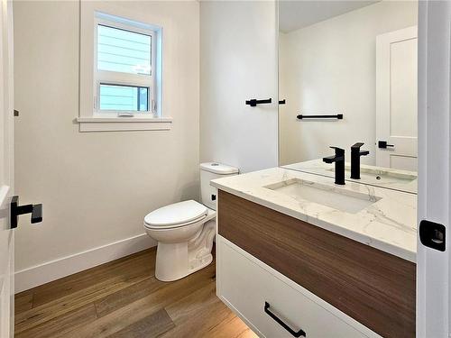 1556 Marble Pl, Langford, BC - Indoor Photo Showing Bathroom