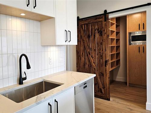 1556 Marble Pl, Langford, BC - Indoor Photo Showing Kitchen