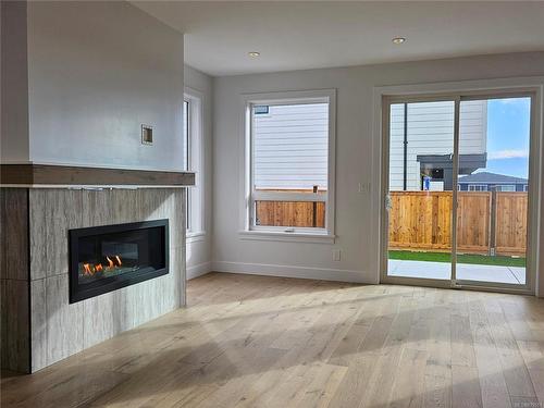 1556 Marble Pl, Langford, BC - Indoor Photo Showing Living Room With Fireplace