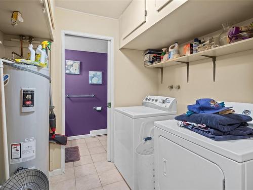 961 Shearwater St, Esquimalt, BC - Indoor Photo Showing Laundry Room