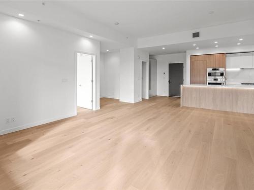 1605-2000 Hannington Rd, Langford, BC - Indoor Photo Showing Kitchen