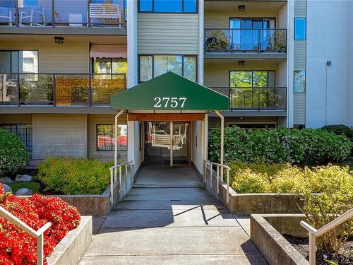 404-2757 Quadra St, Victoria, BC - Outdoor With Balcony