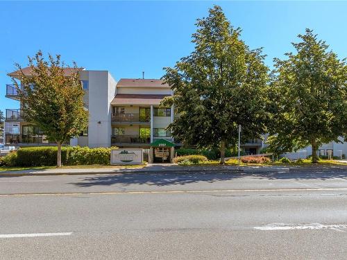 404-2757 Quadra St, Victoria, BC - Outdoor