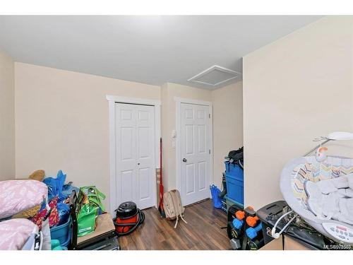 8033 Greendale Rd, Lake Cowichan, BC - Indoor Photo Showing Bedroom