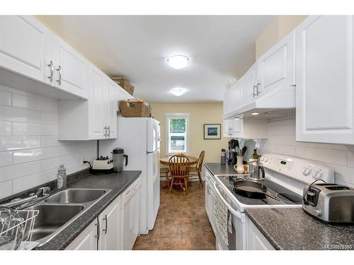 8033 Greendale Rd, Lake Cowichan, BC - Indoor Photo Showing Kitchen With Double Sink