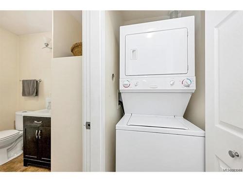 8033 Greendale Rd, Lake Cowichan, BC - Indoor Photo Showing Laundry Room