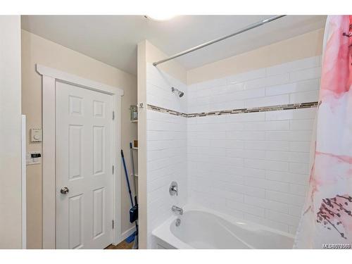 8033 Greendale Rd, Lake Cowichan, BC - Indoor Photo Showing Bathroom