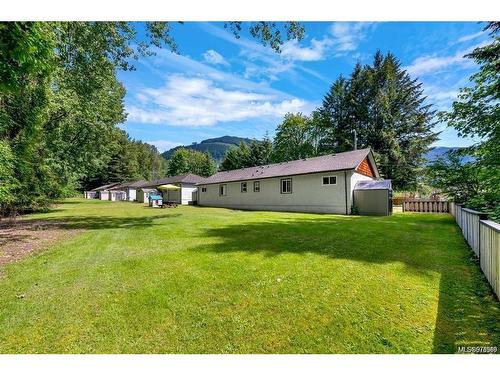 8033 Greendale Rd, Lake Cowichan, BC - Outdoor