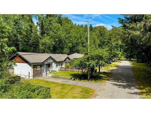 8033 Greendale Rd, Lake Cowichan, BC - Outdoor